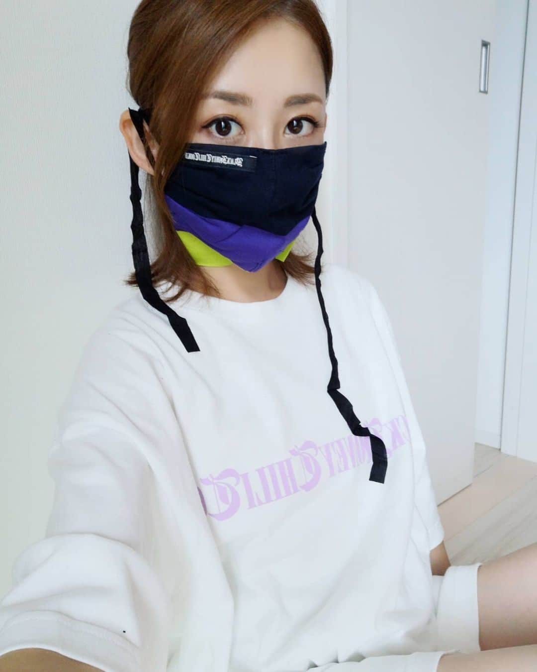 山上紗和 のインスタグラム：「@black_honey_chili_cookie   新作T👕  わたしは大きめPurpleにしたよう💜  #マスク も  @hiromutakahara_official  ↑手作り！！🖤💜💛  で #コーティネート 😘  #blackhoneychilicookie #hiromutakahara  #tシャツ #purple #おしゃれ #designer #アパレル #fashionable #新作 #カラー展開豊富 #summer #autumn」