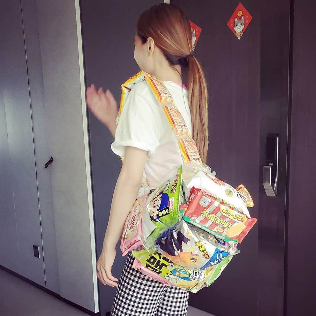 ジョリン・ツァイのインスタグラム：「第一名有趣 生日包 #時尚普度款 #handmade」