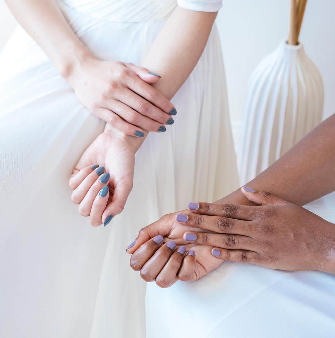 OPIさんのインスタグラム写真 - (OPIInstagram)「#WeddingNails and #BridalGowns for every side of every bride.   Shades: #SuziTalksWithHerHands and #AddioBadNailsCiaoGreatNails  #ColorIsTheAnswer #OPIMuseOfMilan #PurpleNails #PurpleMani #GrayNails #GrayMani #NailTrends #ModernNails #OPIObsessed #ModernBride #BridalNails #NailsOfInstagram #FallNails #2020Bride #2020Wedding #BHLDNBride」9月9日 10時20分 - opi