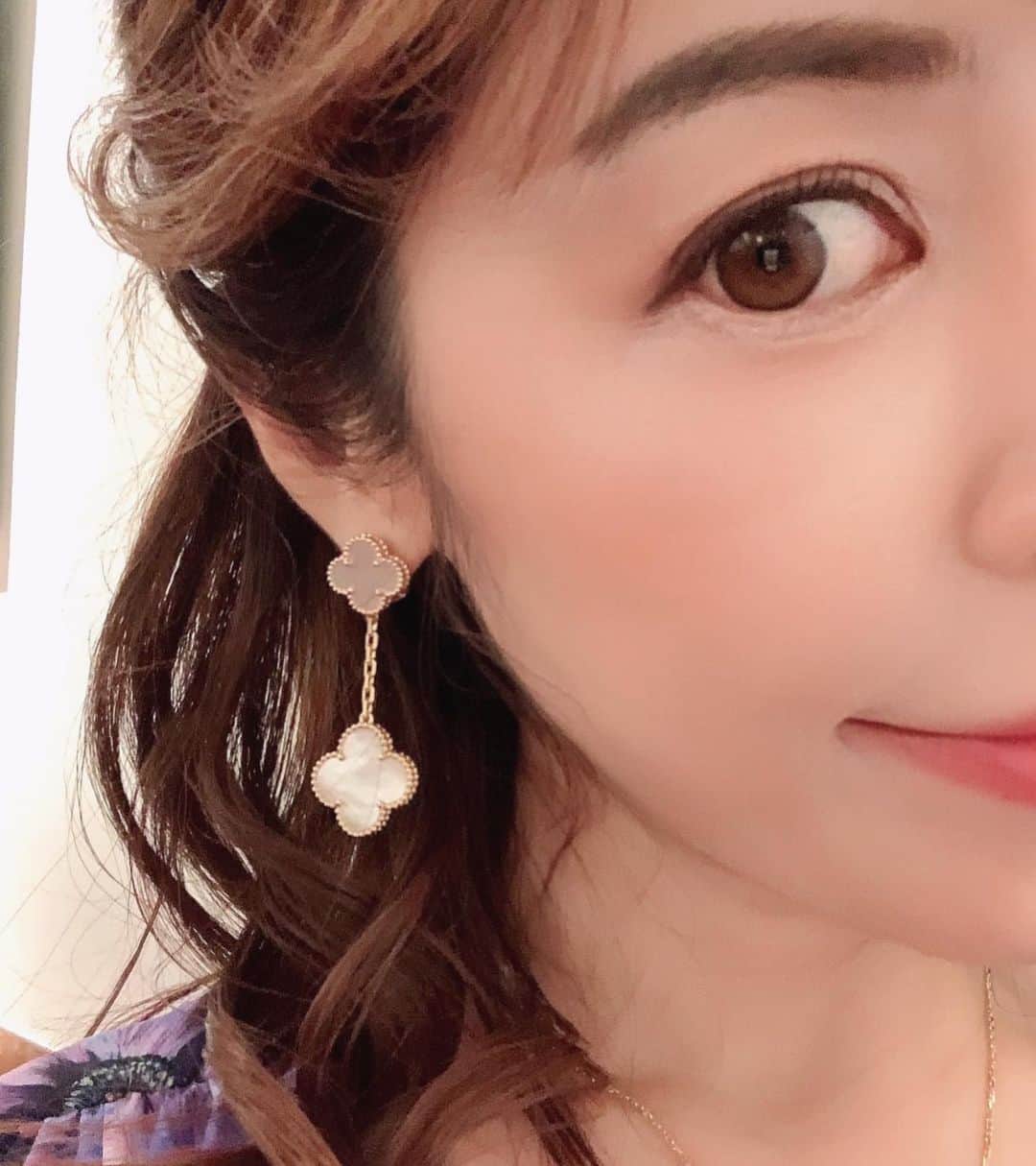 舞香さんのインスタグラム写真 舞香instagram 石原さとみちゃんがドラマでつけてたのを見てから ずっと欲しかったピアス 嬉しいな 嬉しいな 一生つけるんだ 0歳になるまでつけるんだ ヴァンクリーフピアス ヴァンクリーフアーペル かわいい