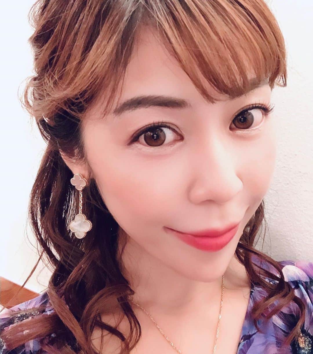 舞香さんのインスタグラム写真 舞香instagram 石原さとみちゃんがドラマでつけてたのを見てから ずっと欲しかったピアス 嬉しいな 嬉しいな 一生つけるんだ 0歳になるまでつけるんだ ヴァンクリーフピアス ヴァンクリーフアーペル かわいい