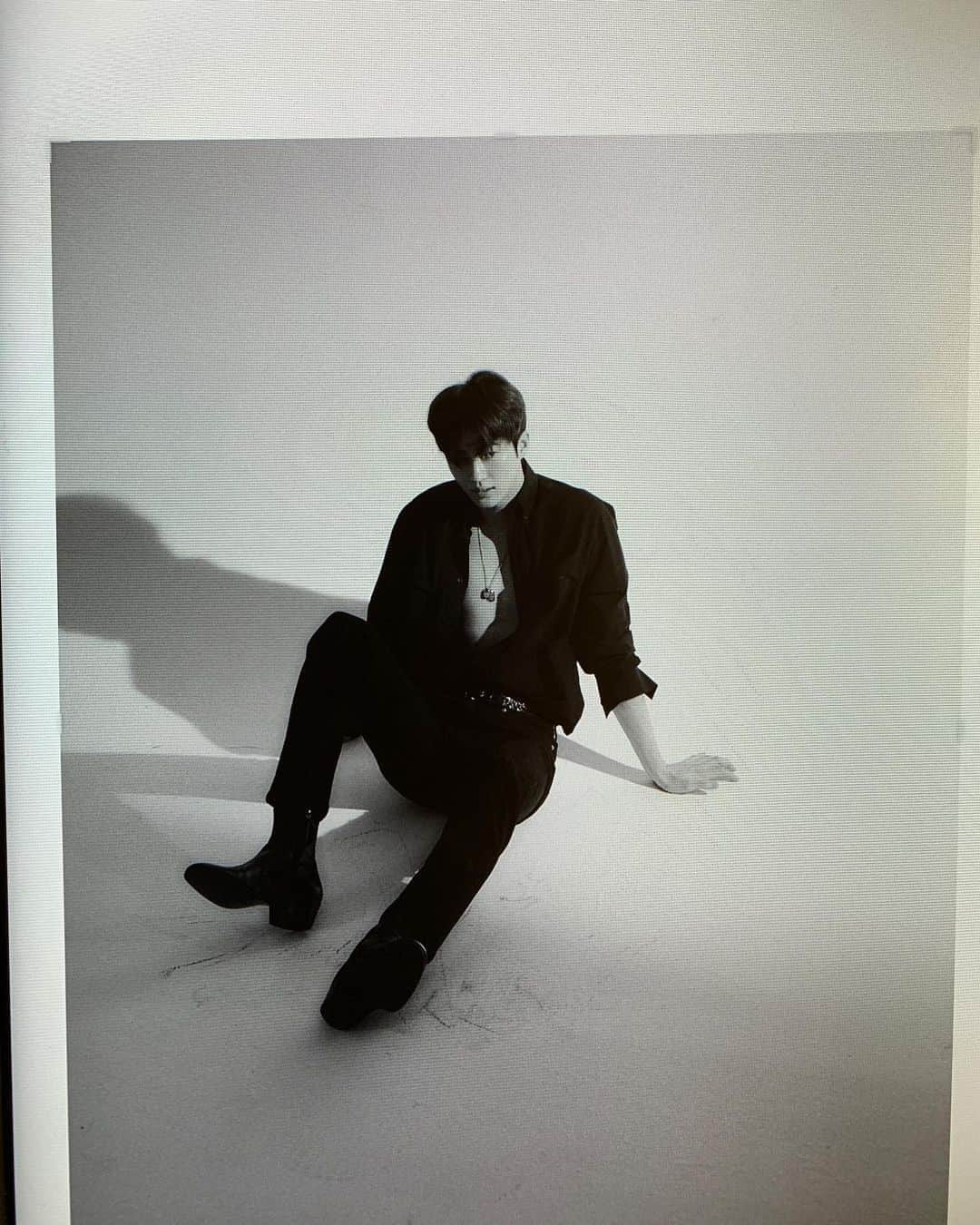 ビョン・ウソクさんのインスタグラム写真 - (ビョン・ウソクInstagram)「B컷 📸 @wkorea」9月9日 10時54分 - byeonwooseok