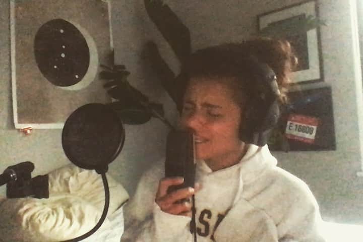 ジャッキー・リーのインスタグラム：「We love mrs. Lauryn Hill  (Also couldn’t find one thumbnail where it doesn’t look like I’m eating the mic)」