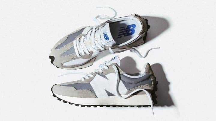 のインスタグラム：「Modern design with a nod to ‘70s Style. - New Balance MS327 LAB online raffle goes live now. Follow @ithk @i.tpost @i.tshoes for details. - The 327 silhouette is a hybrid of various archival New Balance sneakers. Enter the online raffle now to try your luck! - #ITHK #ITisInspiration #itshoes #newbalance #newbalance327 #sneakerdrop #sneakerhead #onlineraffle」