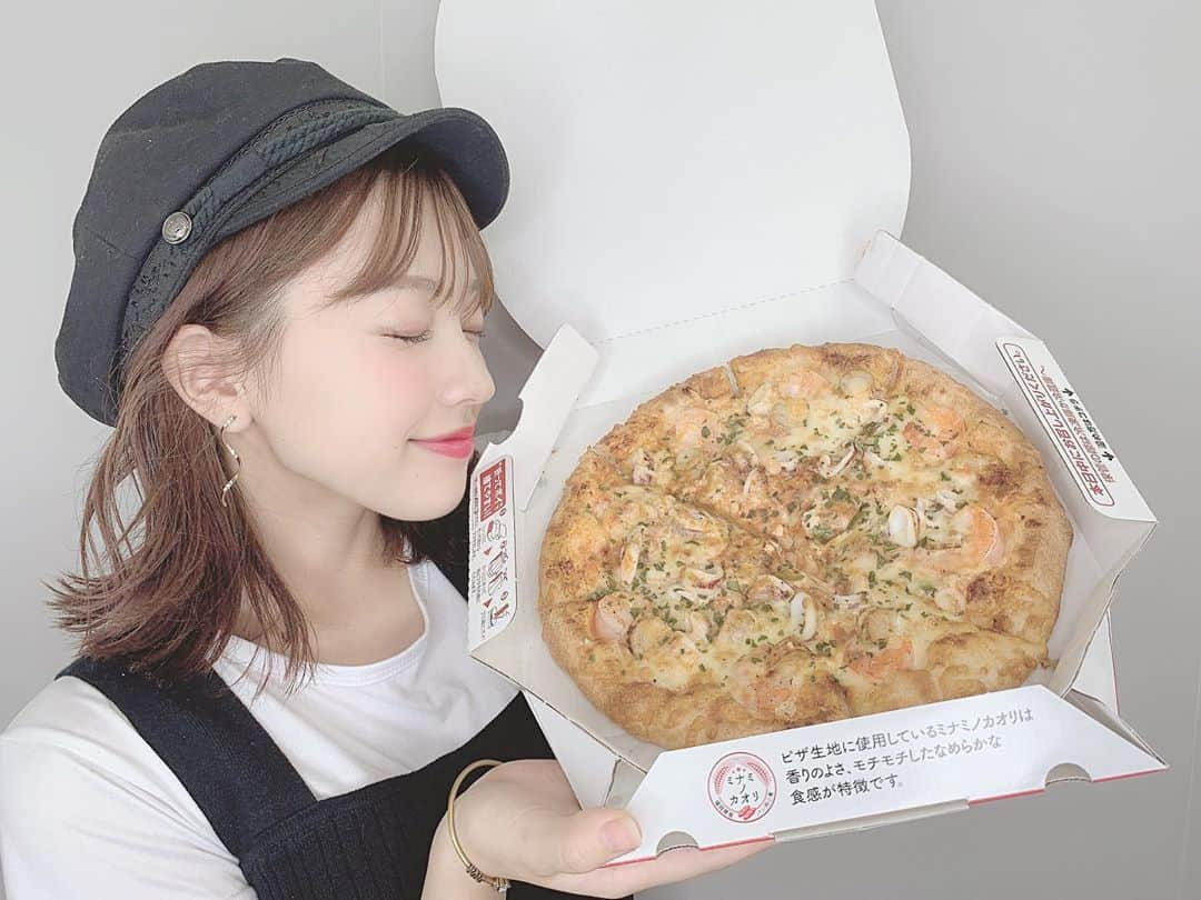 高木悠未さんのインスタグラム写真 - (高木悠未Instagram)「🍕🍕🍕 ピザクック×LinQ 　『Linクックの日』 年に一度の日が始まりました  今日は1日稼働で LinQメンバーが配達したり、  メンバーが選んだ6品Mサイズ半額キャンペーン！ (私が選んだのはシーフードデラックス🦞半額だよ)  PR番組に出演2本に インスタ配信で 視聴してくれてリクエストくれた方とコラボしたり！ (私はこのあと🤫🤫)  抽選で当たった方に生電話かけちゃったり〜〜 20:00〜 LinQオフィシャルTwitter配信でミニライブしたり🎤  #ピザクック　#LinQ  #Linクックの日」9月9日 11時22分 - yuumi_takaki05