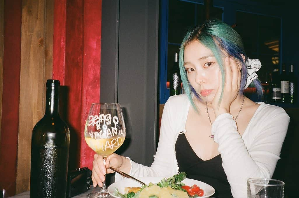 アシュリさんのインスタグラム写真 - (アシュリInstagram)「Only a few months ago but still craving for these days. (Taken with @leica_camera mini zoom)」9月9日 11時45分 - ashleybchoi