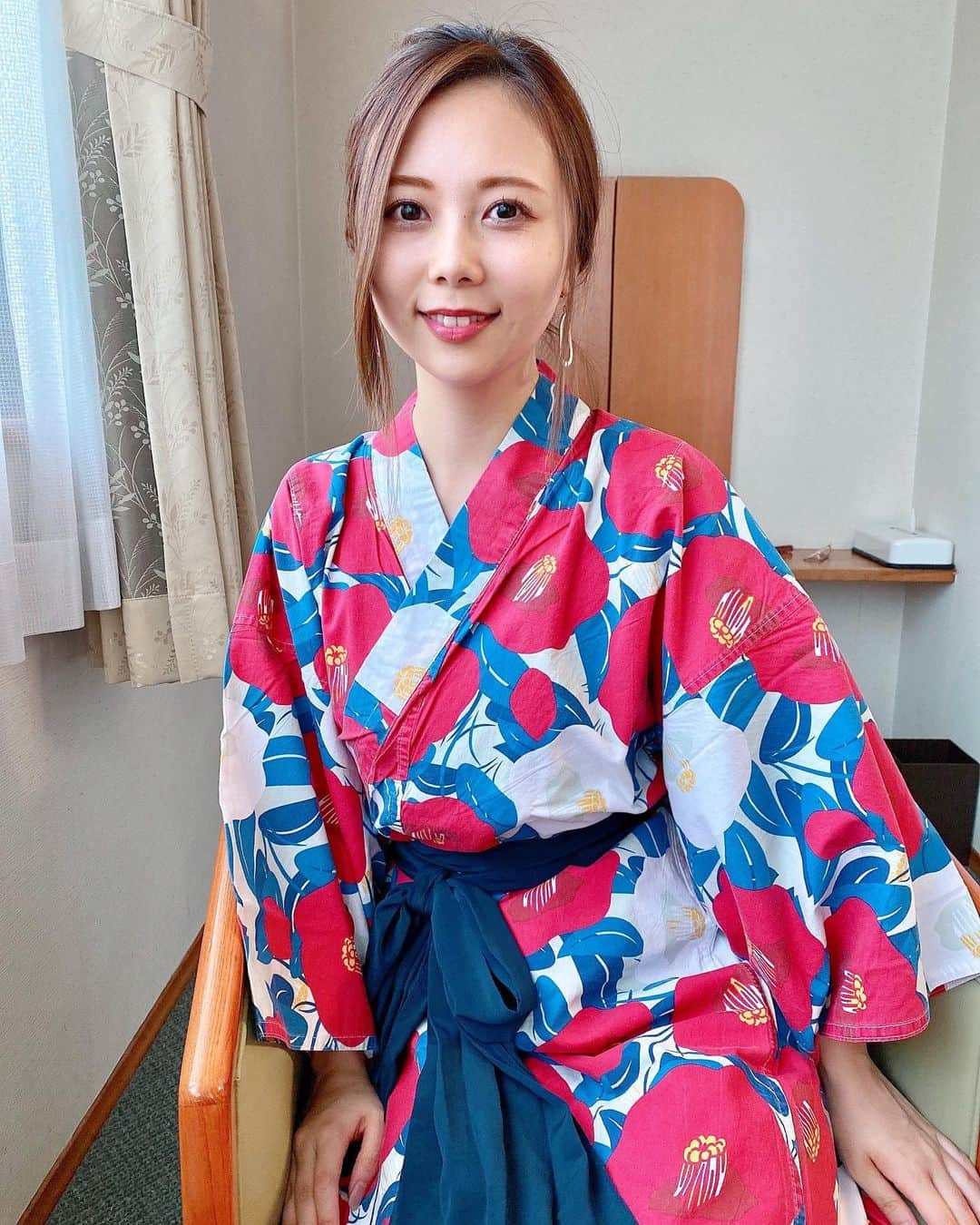 西村季里子のインスタグラム：「・  熱海の旅館にお泊まり🌺  人も少なくて、 温泉もゆっくり浸かれて、 とっっってもゆっくりできた♨️  古いゲーセンコーナーがあって エモエモだった🕹  #熱海 #熱海旅行  #温泉 #温泉旅行 #浴衣 #旅館 #ゲーセン #エモい  #follow#followｍe」