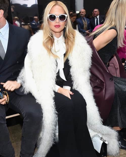 レイチェル・ゾーのインスタグラム：「First week of #september looks a bit different this year.. missing #nyfw but know we will meet again #I❤️NY  XoRZ」