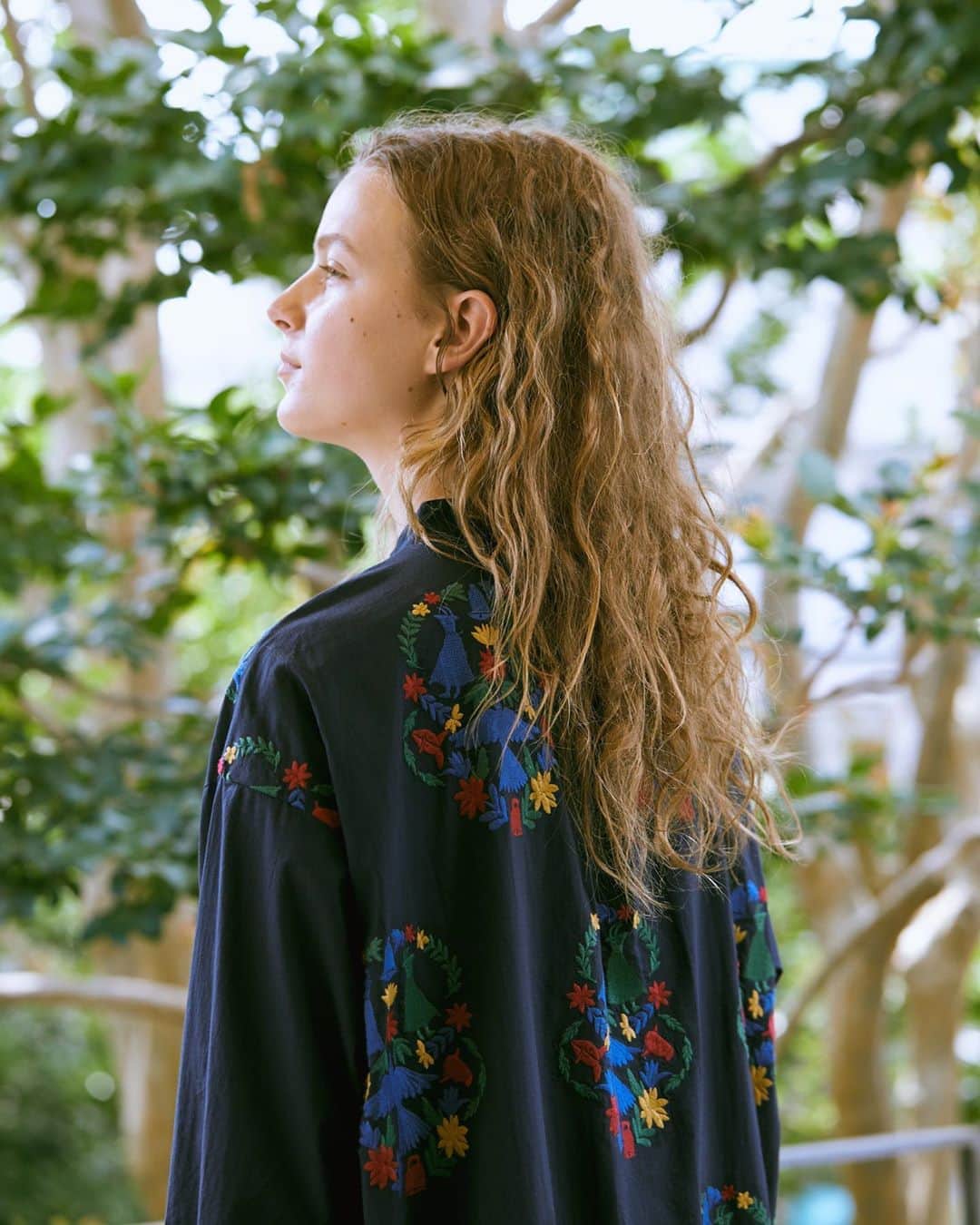 ネ・ネットのインスタグラム：「本日より、2020 Autumn/Winter Collectionの新作が発売となりました。﻿ ﻿ 9月9日(水)〜9月13日(日)の期間中は、A-net Membership のポイントが10倍となります。ぜひ、この機会にご利用ください。﻿ ﻿ また、『 Né-net STAMP CARD CAMPAIGN 』を実施いたします。9月・10月・11月それぞれの対象期間中に、Né-netの商品を¥20,000(税抜)以上お買い上げで 1 スタンプ押印させていただき、スタンプ 1 個、もしくはスタンプ 3 個でオリジナルノベルティをさしあげます。﻿  ﻿ 9月の押印期間は、9月9日(水)〜10月6日(火)です。ノベルティのお渡しは発行店にて 2020 年 12 月頃を予定しております。﻿ ※複数枚のスタンプカードの合算、紛失時の再発行は不可となっておりますのでご注意ください。﻿ 詳しくはショップスタッフまでお尋ねください。﻿ ﻿ ----------------------﻿ ﻿  <予約アイテム10%OFF＋アウター10倍ポイント>﻿ ネ・ネットより日頃の感謝の気持ちをこめて、﻿ ネ・ネットのアイテムをご予約頂いた方はお会計時に10%OFF。また、10月1日（木）10:00までに9月-11月お届けのアウターをご予約頂いた方にはA-net membership POINTを通常1%とのところ、10倍の10%ポイントを差し上げます。ぜひこの機会にご利用ください。﻿ ﻿ ※全国のネ・ネット直営SHOP / official online store HUMOR限定の企画です。﻿ ※詳しくはofficial online store HUMORをご覧くださいませ。﻿ ﻿ ----------------------﻿ ﻿ #ネネット #nenet #新作 #new #autumn #winter #2020 #collection #stampcard #pointup #fashion #tokyo #japan」
