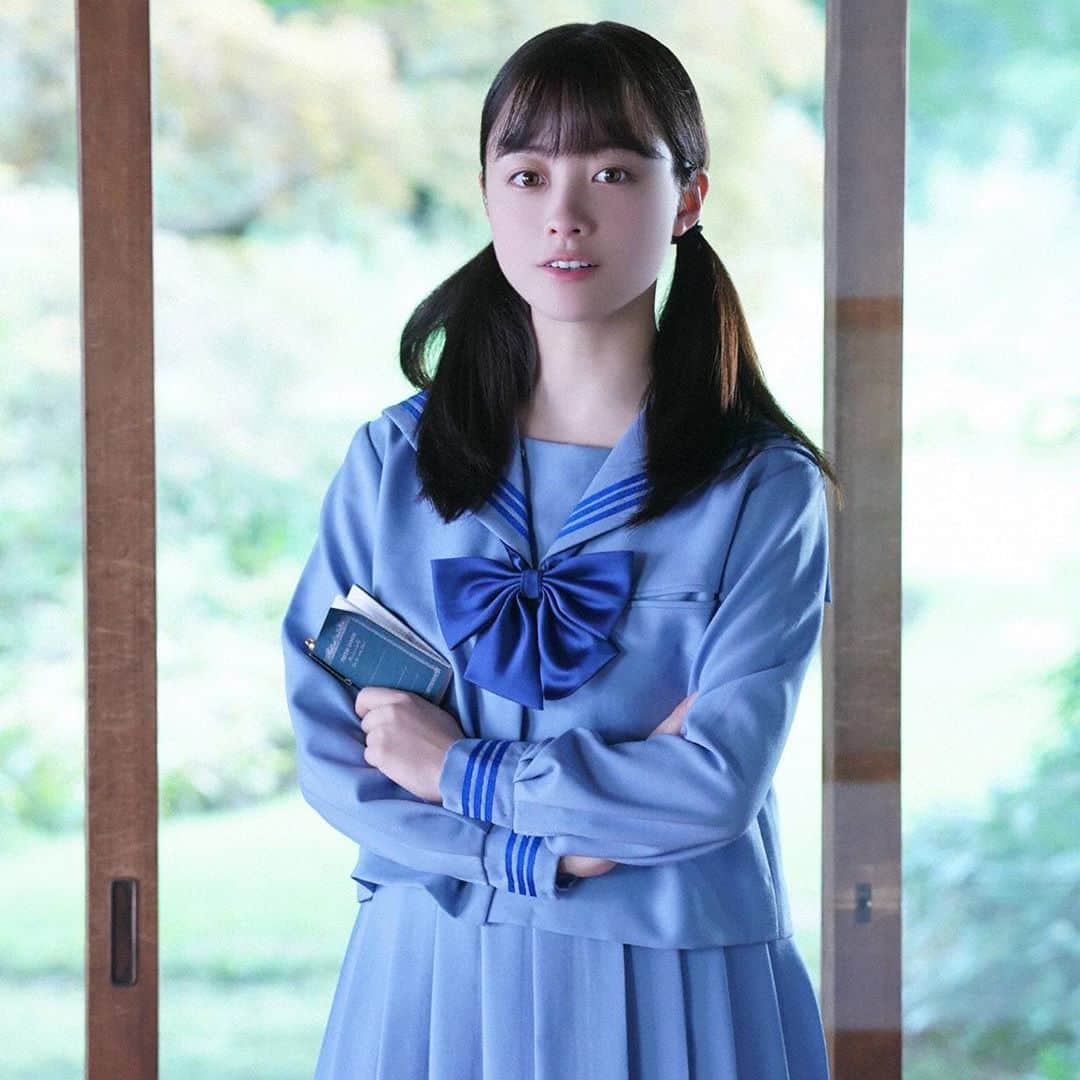 フジテレビ「ルパンの娘」さんのインスタグラム写真 - (フジテレビ「ルパンの娘」Instagram)「・ ‪🔍#橋本環奈 さんコメント🔍‬﻿ ‪コメントにある、噂の青いセーラー服姿は﻿ 写真を右にスワイプ‼️👆‬﻿ ﻿ ‪3枚目のお写真の白いブレザーは‬﻿ ‪高校生役の時の制服。‬﻿ ‪どちらもかわゆい🥰‬﻿ ﻿  ‪#ルパンの娘‬﻿ ‪#かわいいは正義 ‬」9月9日 12時31分 - lupin_no_musume