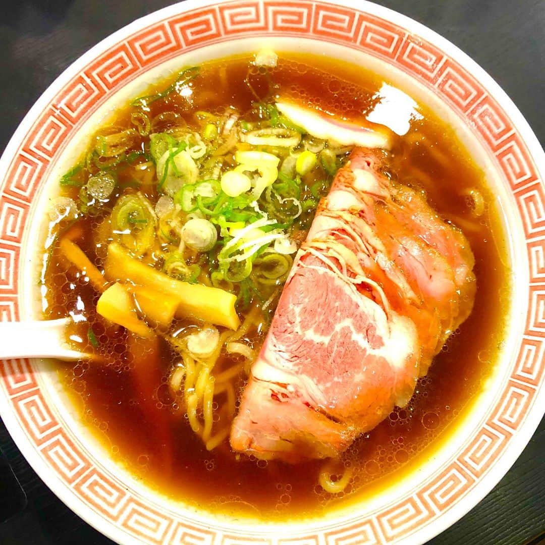 河内孝博さんのインスタグラム写真 - (河内孝博Instagram)「【麺麺活動】のっているのはチャーシューですはなくて、“ローストビーフ”なのです〜♪」9月9日 12時45分 - kawachi.t_340gou7dan