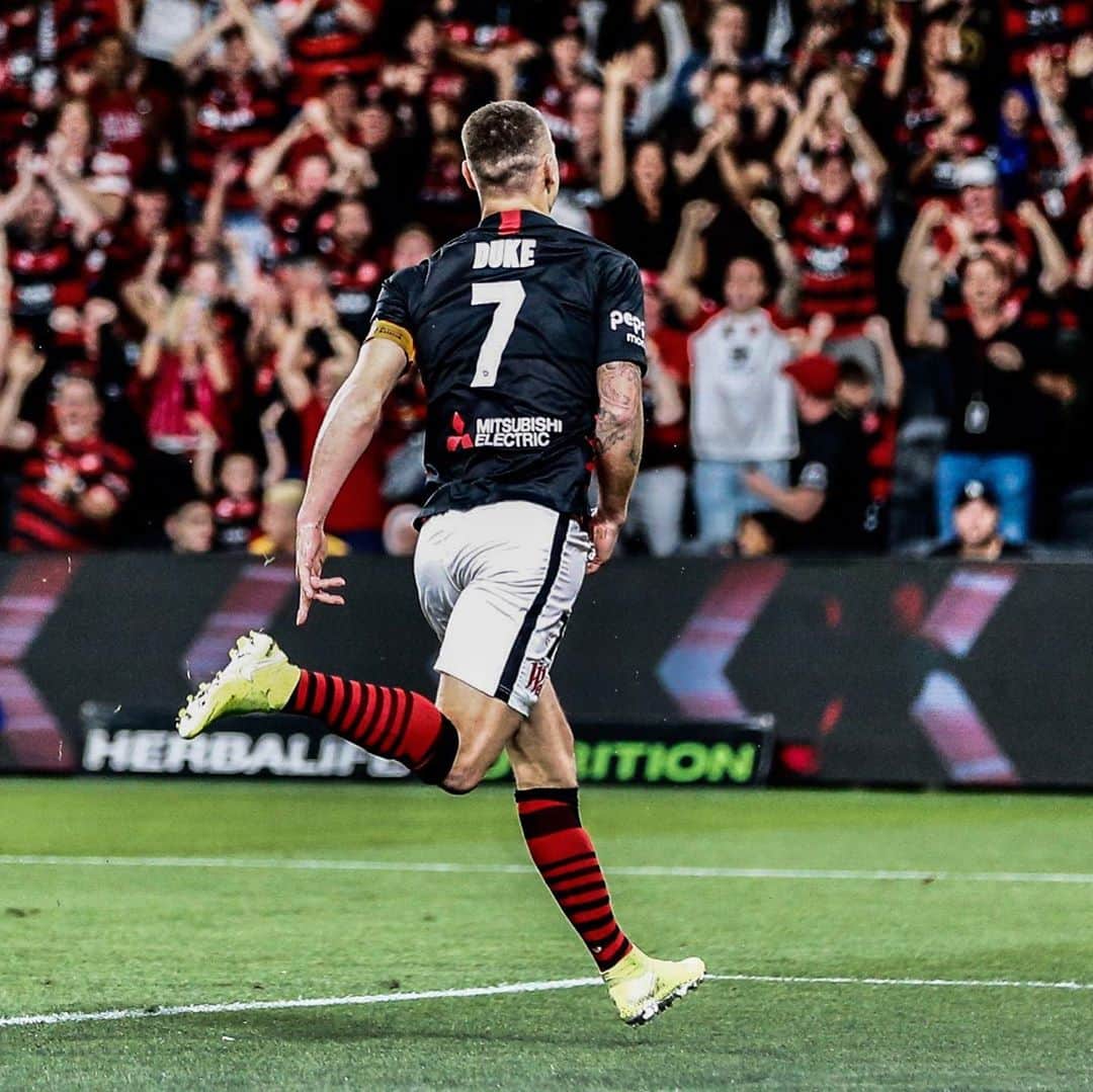 ミッチェル・デュークのインスタグラム：「Very proud to of won the Player of the year, Members player of the year & Golden boot award for the season with @wswanderersfc going to miss this club but I look forward to seeing them succeed in the future ❤️🖤」