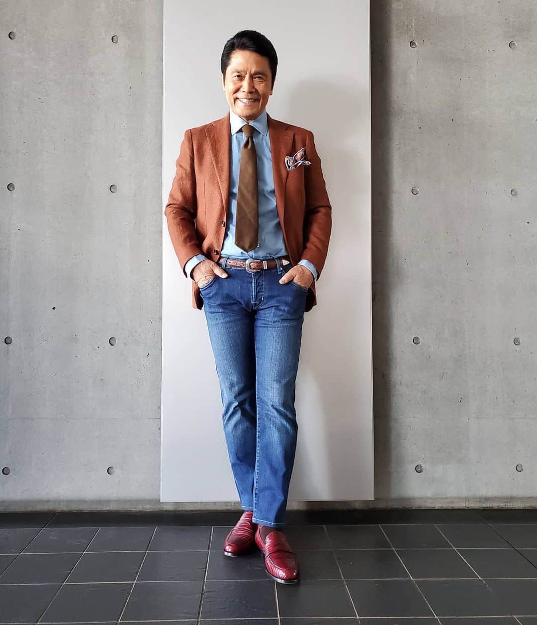 峰竜太のインスタグラム：「#アド街ック天国 https://www.tv-tokyo.co.jp/adomachi/ https://www.tv-tokyo.co.jp/adomachi/smp/ #jacket #tagliatore #shirt #doone #tie#attovannucci #pants#jacobcohen #shoes #giacometti」