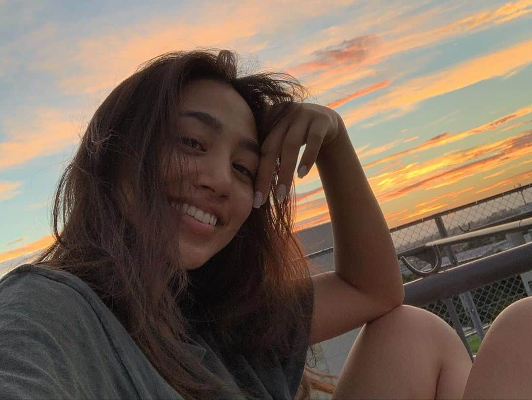 Megha Shrestha さんのインスタグラム写真 - (Megha Shrestha Instagram)「Sunsets are proof that no matter what happens , everyday can end beautifully ✨  昨日の夕焼け、綺麗すぎてみんなにシェア♡♡どんな1日だったとしても夕日が見れた日わ特別な気持ちになる🙈💕」9月9日 13時22分 - happy_story_14