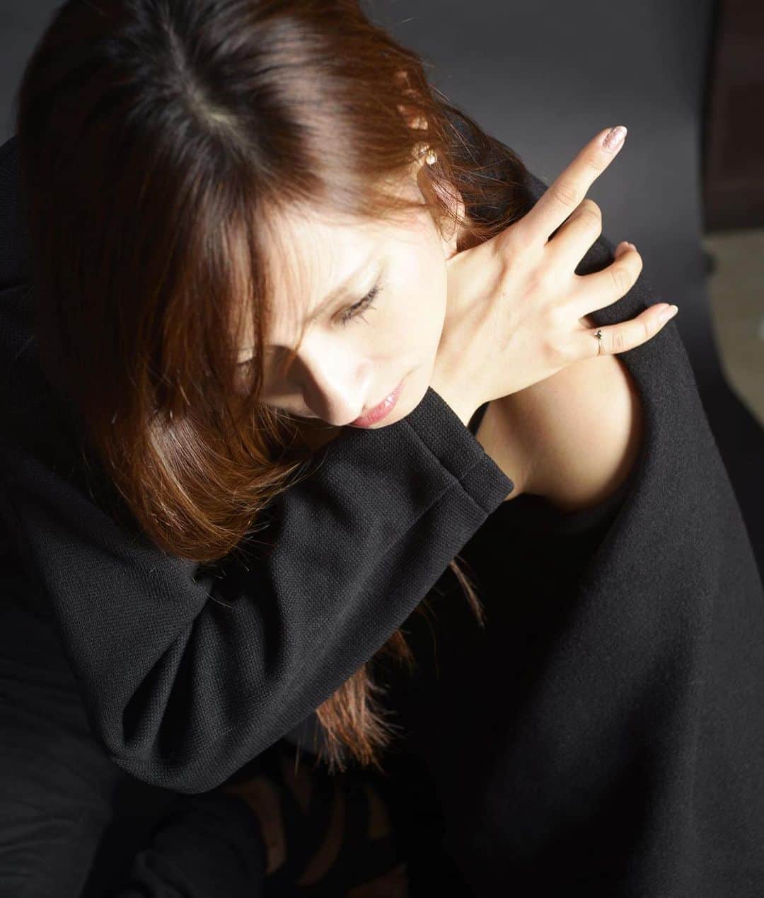 池田美佳のインスタグラム：「photo:Takemoto Atsumi﻿﻿ #武本淳美 Dancer:Ikeda Mika﻿  #﻿池田美佳  #photo #photography #photographer #dance #dancer #dancersphoto #contemporarydancer #creative #art  @takeatsu_photo @mikaring72」