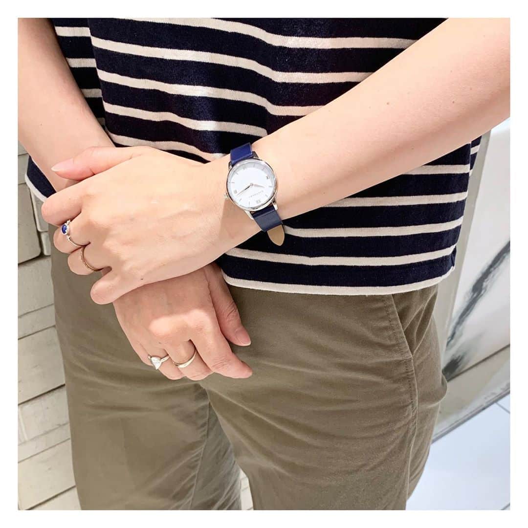 HIROBさんのインスタグラム写真 - (HIROBInstagram)「-hirob名古屋パルコ店-﻿ ﻿ ﻿ ﻿ Lia kulea﻿ ﻿  ¥18,000＋tax﻿ ハワイの美しい自然を感じさせるすてきな時計。﻿ Lia kulea。この他にもご用意しております。﻿ ﻿ ﻿ ﻿ ﻿ ﻿ ﻿ ﻿ お問い合わせ先﻿ tel:052-238-2075﻿ ﻿ ﻿ #hirob﻿ #hirobnagoyaparko﻿ #baycrews﻿ #cartier ﻿ #vintage﻿ #hermes ﻿ #vintageTiffany﻿ #watch﻿ #omega﻿ #Tiffany﻿ #cartier﻿ #rolex﻿ #gucci﻿ #morellato﻿ #cassis﻿ #ヒロブ﻿ #ヒロブナゴヤパルコ﻿ #ベイクルーズ﻿ #カルティエ﻿ #ヴィンテージ﻿ #エルメス﻿ #ヴィンテージティファニー﻿ #ウォッチ﻿ #オメガ﻿ #ティファニー﻿ #カルティエ﻿ #ロレックス﻿ #グッチ﻿ #モレラート﻿ #カシス﻿」9月9日 13時31分 - hirob.jp