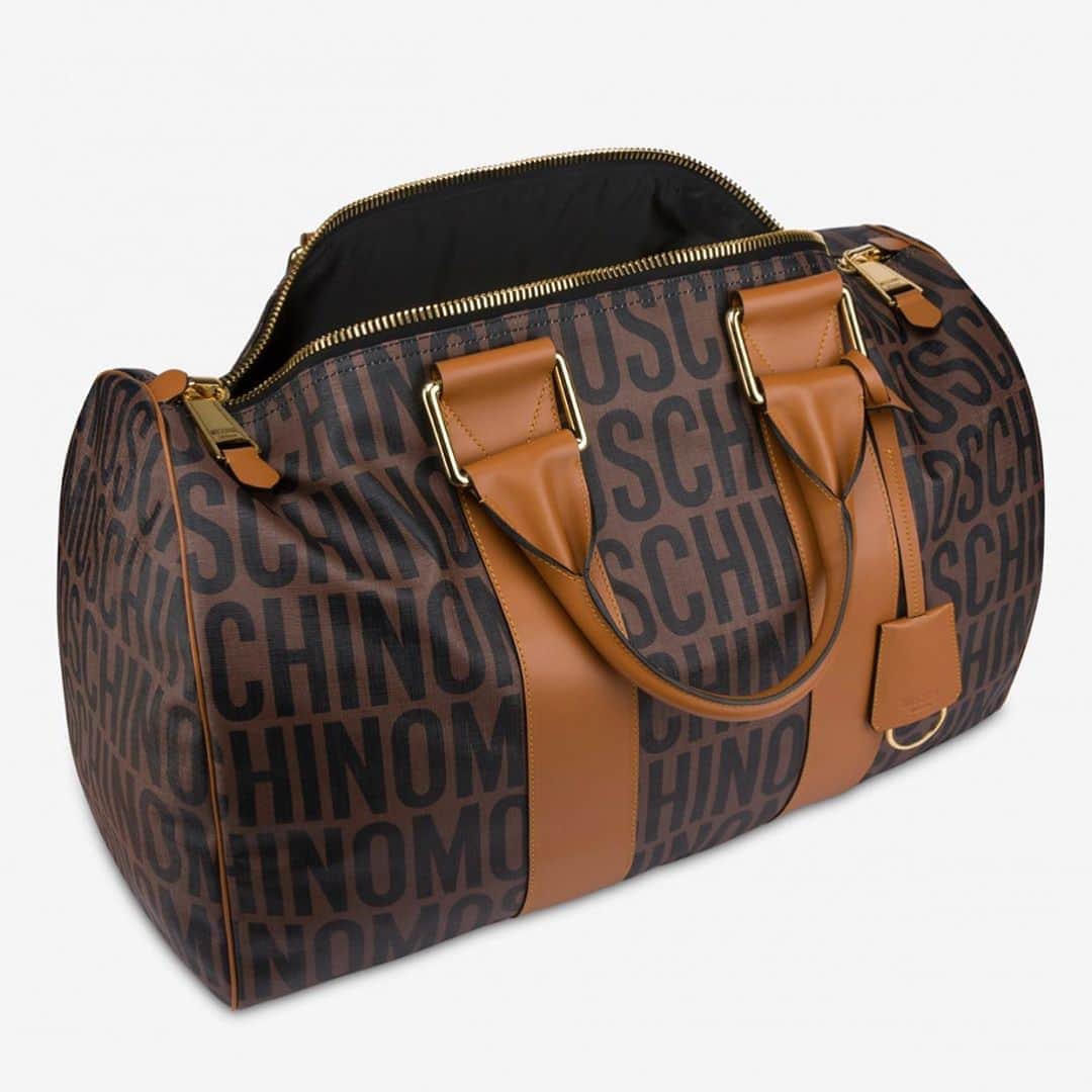 Moschinoさんのインスタグラム写真 - (MoschinoInstagram)「Moschino macro duffel bag on moschino.com and Moschino Shops #moschino @itsjeremyscott」9月9日 13時52分 - moschino