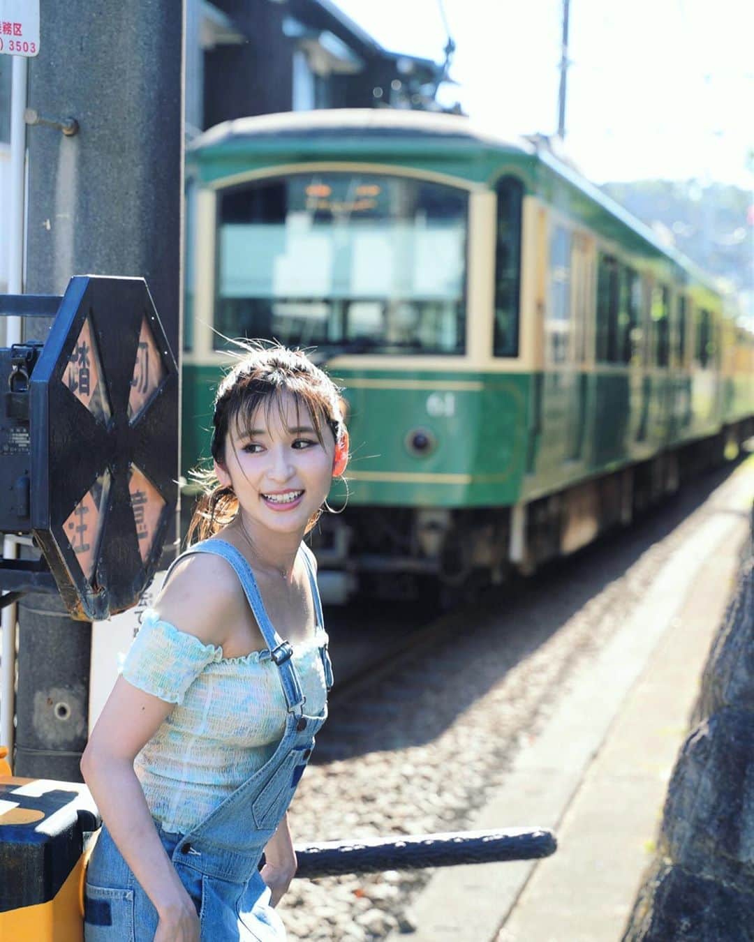 有馬綾香のインスタグラム：「はちゃめちゃに寝て マッサージ行って やっとレースの疲れも取れて最強に元気ー！！！！  今日からまた元気ムキムキに働く💪  14:00〜20:00まで ピーアーク新城店様におります！」