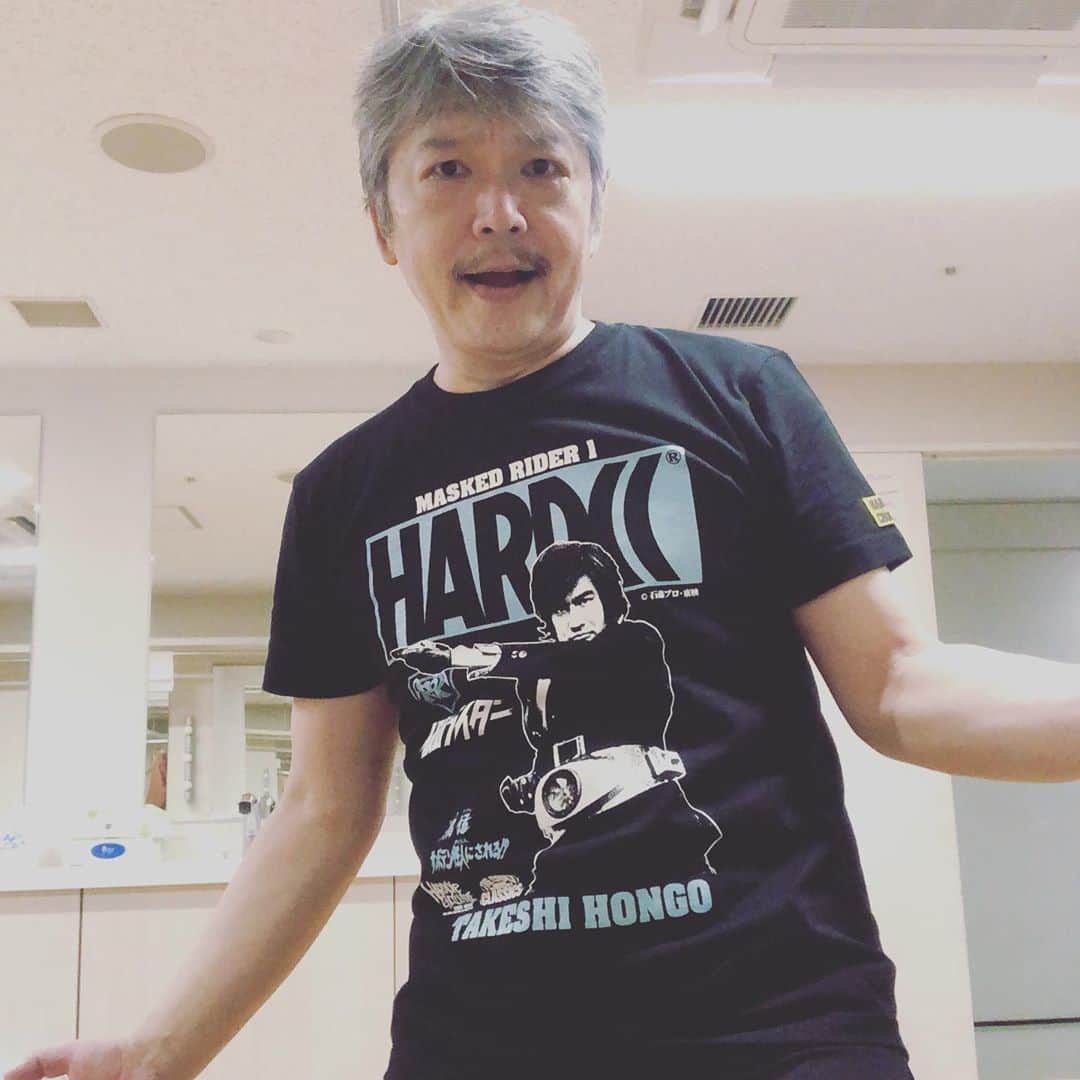 三上市朗のインスタグラム：「Mサイズでも大きめかなと思ってたけど来てみたらぴったりでした。実は初のコアチョコ！ずっとどれがいいか迷ってたので嬉しい！いつも心に本郷猛、いや、藤岡弘、を！ #コアチョコ　#ハードコアチョコレート」
