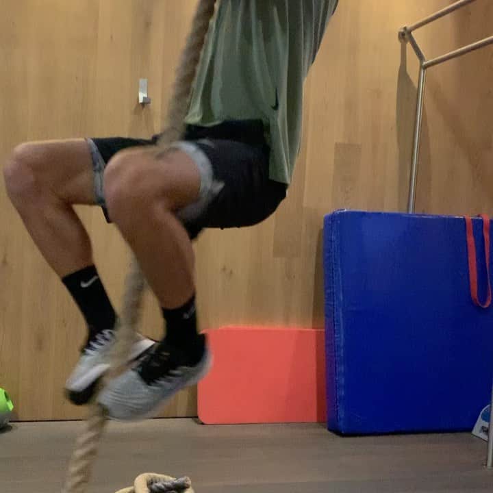 ロマン・ノイシュテッターのインスタグラム：「There are always further heights to reach ⛓」