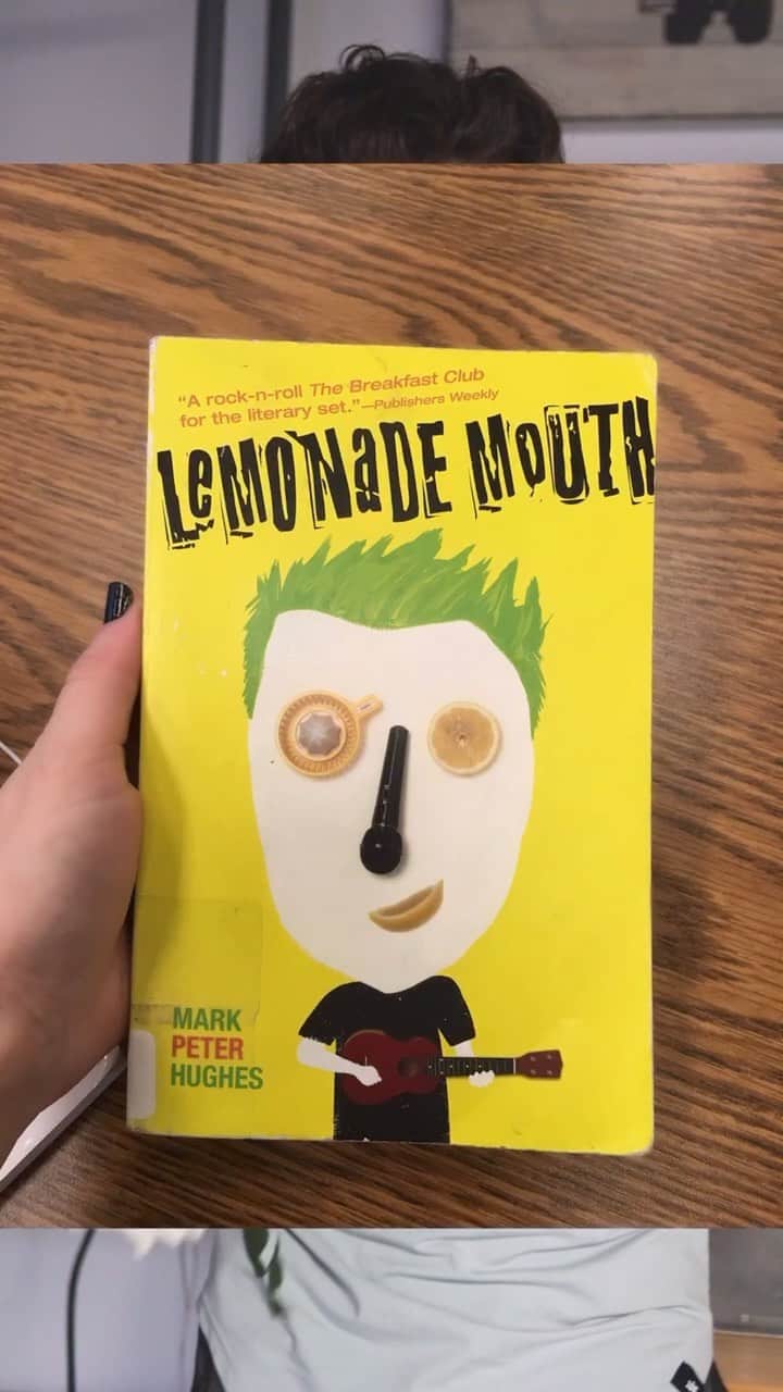 ブレイク・マイケルのインスタグラム：「3 things you probably didn’t know about #LemonadeMouth🍋 👄」