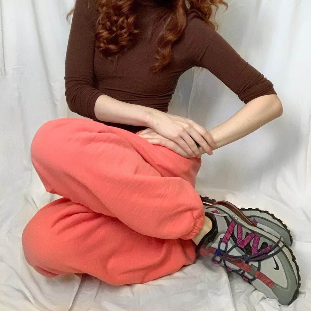 ジェーン・アルドリッジのインスタグラム：「Quarantine fits 🧃」