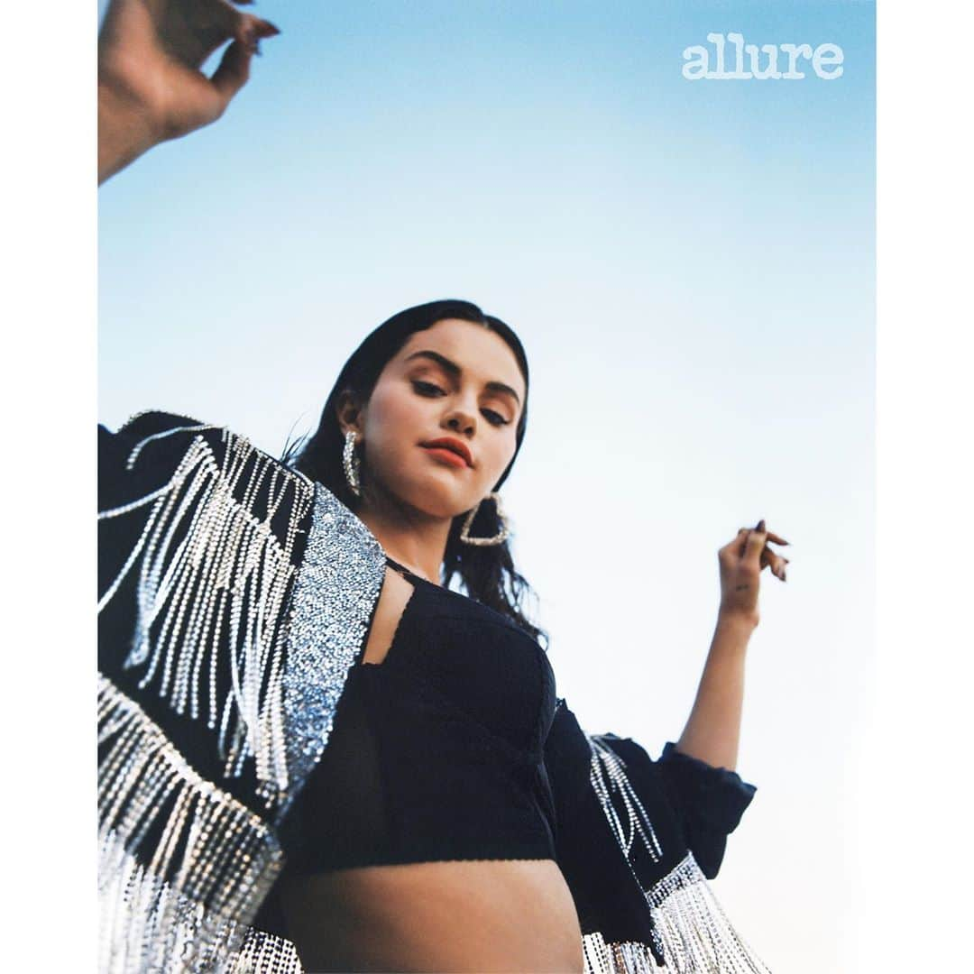 セレーナ・ゴメスさんのインスタグラム写真 - (セレーナ・ゴメスInstagram)「Thank you @allure for including @rarebeauty in the #AllureBestOfBeauty issue! 💄💋  By the way -did you register to VOTE?  Photographer: @micaiahcarter  Stylist: @ariannephillips  Hair: @marissa.marino  Makeup: ME using @rarebeauty with direction on Zoom from @hungvanngo  Nails: @tombachik  Story by: @jess_chia」9月9日 23時41分 - selenagomez