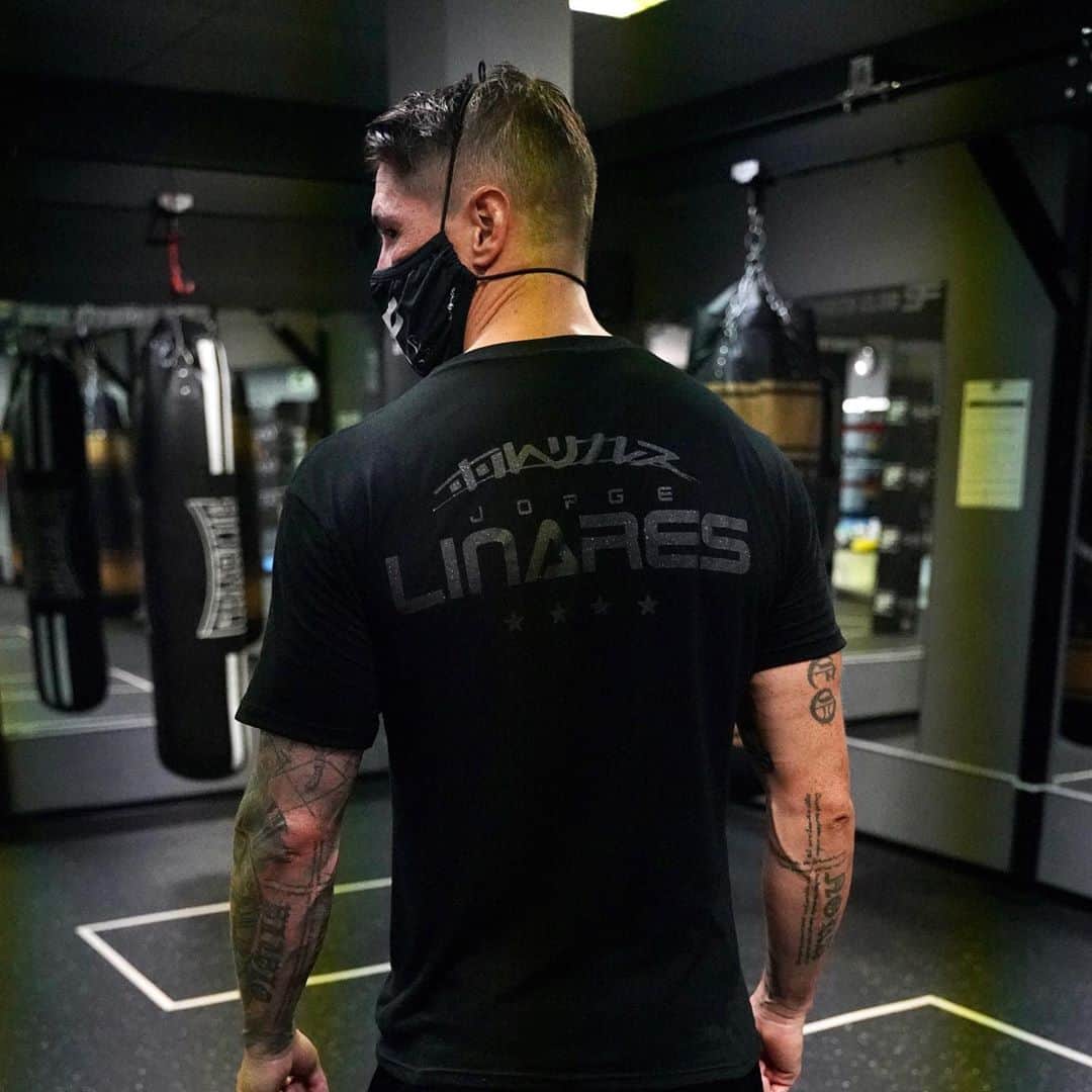 フェルナンド・トーレスのインスタグラム：「Back to business @9fitness #boxing」