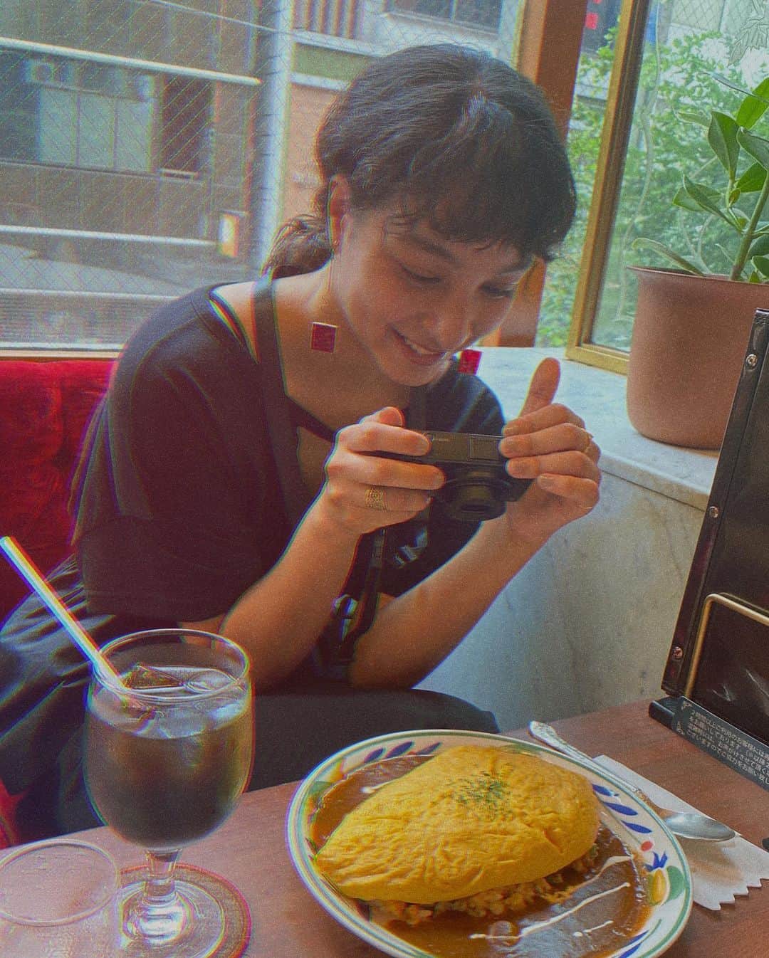 飯窪春菜さんのインスタグラム写真 - (飯窪春菜Instagram)「つやつやノーマルとサラサラフィルム。 #どちらがお好み ？ @l_aoba が撮ってくれた🥳」9月9日 23時58分 - harunaiikubo_official