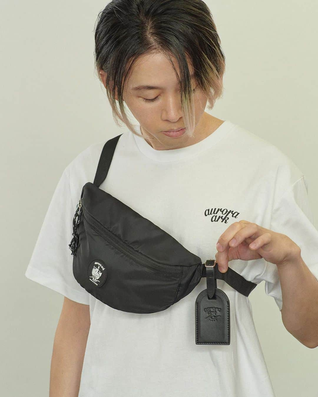 直井由文さんのインスタグラム写真 - (直井由文Instagram)「T-shirt 👕 Luggage tag 🧳  #BUMPOFCHICKEN #auroraark Design: @verdy  Photograph: @yoshiharuota」9月10日 0時06分 - boc_chama_9