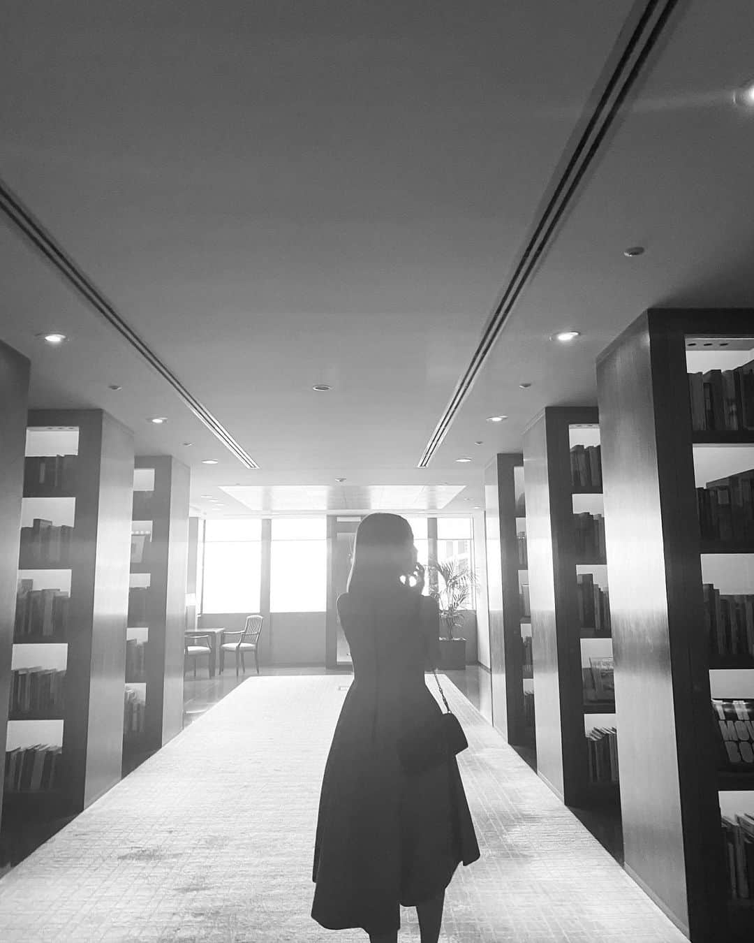 片山麻紀子のインスタグラム：「. 昨日12時間寝て﻿ 今日まつエクでも寝て﻿ ﻿ なのに今夜もちゃんと眠い😪笑﻿ ﻿ まつエクで﻿ 今日はさすがに寝れないなぁ〜って言ったら、﻿ ﻿ 出たそのくだり！﻿ 片山さん絶対寝ますよ。って。﻿ ﻿ ぴんぽん！笑﻿ ﻿ おやすみなさい❤︎」