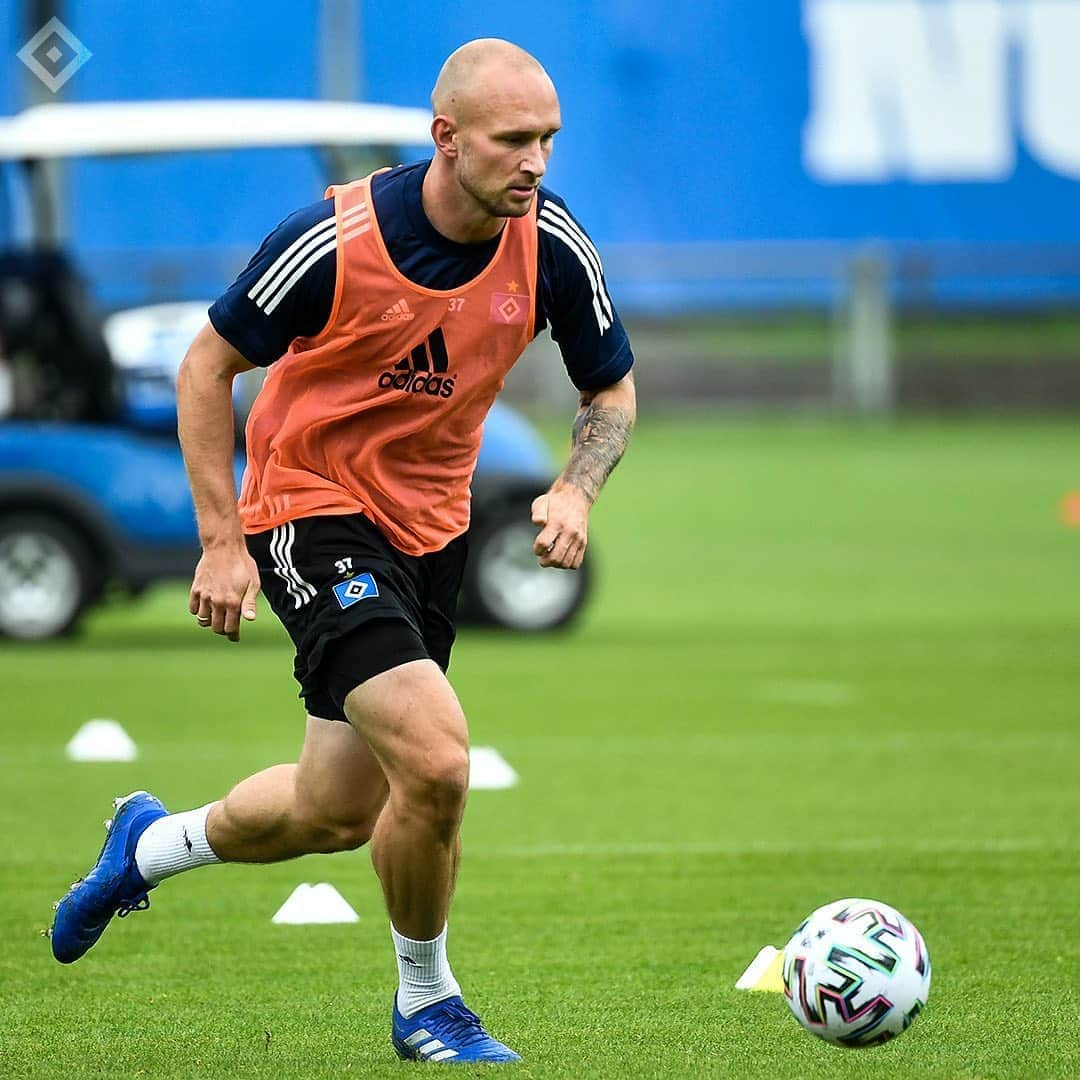 ハンブルガーSVさんのインスタグラム写真 - (ハンブルガーSVInstagram)「Back to work 💪🏾   Und willkommen zurück, @jjambooo und @simonterodde9 🤜🏽🤛🏻  #nurderHSV #Training #Trainingstag  ____ 📸 @witters_sportfotografie」9月10日 0時15分 - hsv