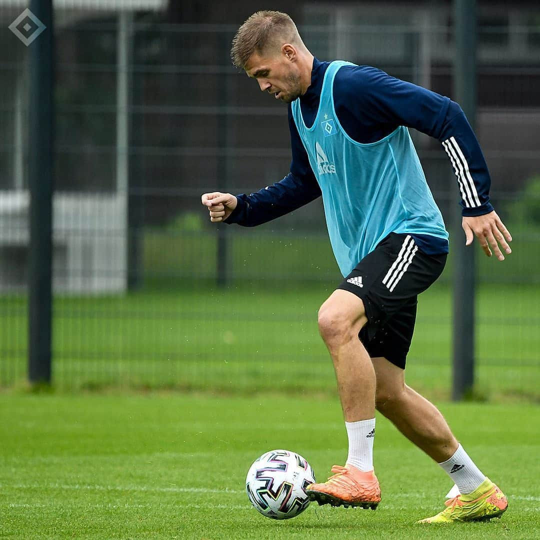 ハンブルガーSVさんのインスタグラム写真 - (ハンブルガーSVInstagram)「Back to work 💪🏾   Und willkommen zurück, @jjambooo und @simonterodde9 🤜🏽🤛🏻  #nurderHSV #Training #Trainingstag  ____ 📸 @witters_sportfotografie」9月10日 0時15分 - hsv