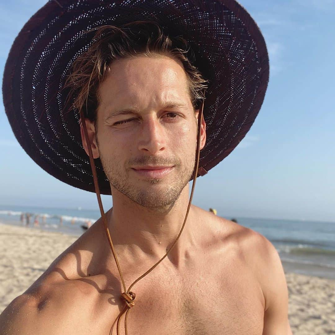 マックス・エマーソンさんのインスタグラム写真 - (マックス・エマーソンInstagram)「Good morning, beaches」9月10日 0時44分 - maxisms