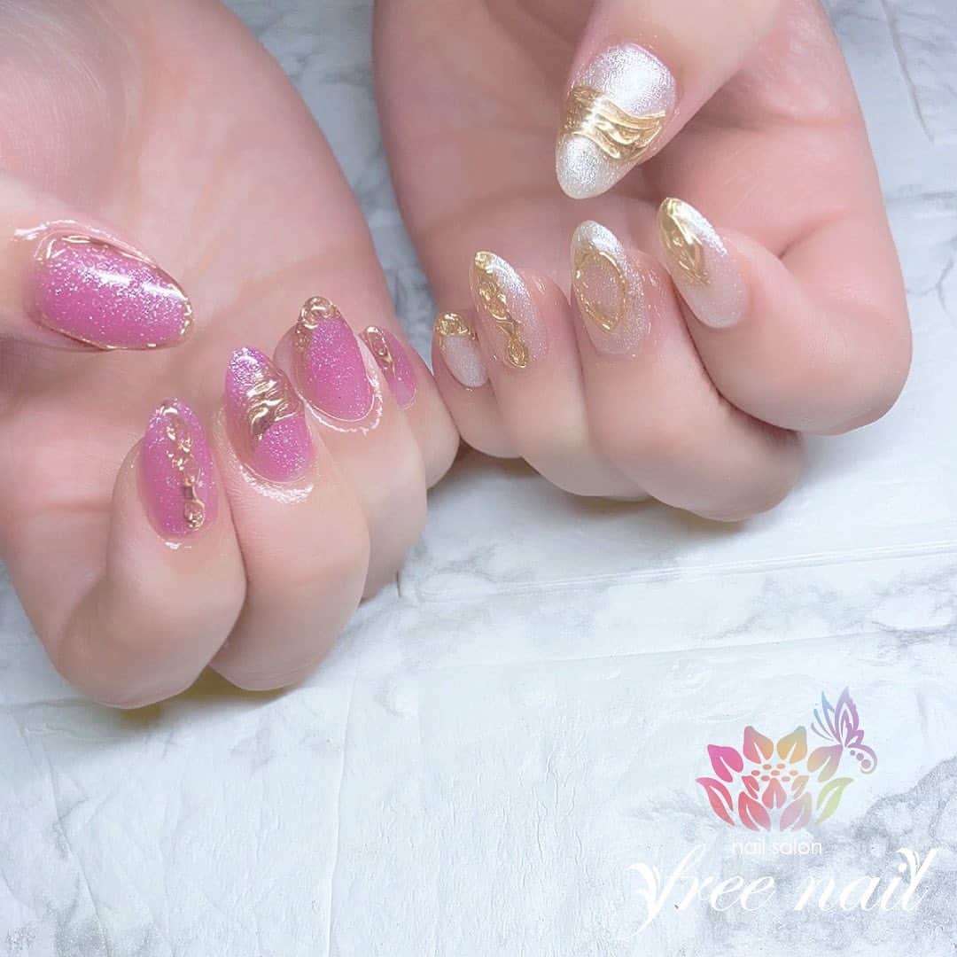 のインスタグラム：「. お客様ネイル💅🏻🌙 . キラキラメタリック⚜️✨ . アシメカラーで🌝💗🤍 . ご来店ありがとうございました🙇🏻‍♀️🙇🏻‍♀️🙇🏻‍♀️💗 . #ネイルアート #ジェルネイル #ネイルサロン #大阪ネイルサロン #ネイルデザイン #ネイルチェンジ #ラメネイル #アシメネイル #メタリックネイル #キラキラネイル #ピンクネイル #ホワイトネイル #デザインネイル #トレンドネイル #おしゃれネイル #シンプルネイル #オーバルネイル #秋ネイル #autumnnails #nailsart #nailsdid #美甲 #日式美甲 #日式美甲胶 #日本美甲师 #日本美甲老师 #美甲上课 #日本胶 #フリーネイル #freenail」