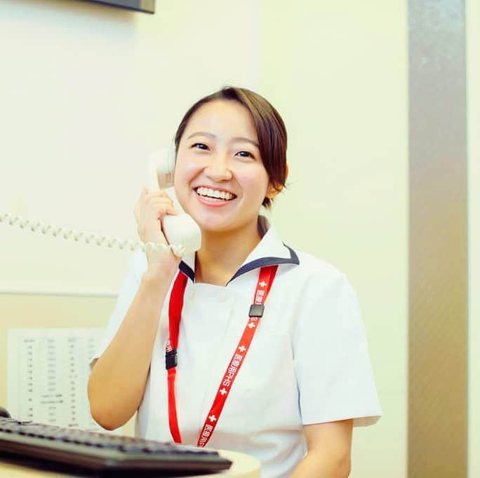 大阪医療技術学園専門学校（ＯＣＭＴ）さんのインスタグラム写真 - (大阪医療技術学園専門学校（ＯＣＭＴ）Instagram)「.  将来、医療事務の仕事に就きたいなぁと考えている方へ😊  . 大阪だけでも、とても沢山の医療事務の学校があります。  . OCMTでは、 『医療 × ICT』の２つの知識や技術を備えた医療事務のスペシャリストを育てる学校です🏫🧚‍♀️  . AIの進歩によって自宅からオンラインの診療やロボットによる患者対応などが増えてきました💫  . そこでAIに負けないために、今後ますます重要視されるのが 『BIG DATA』を扱える医療事務⚡️  . OCMTの医療事務は一歩先へ🌸  #大阪医療技術学園専門学校 #ocmt #医療秘書 #aiに負けない #病院 #受付嬢  #instalike #instagood #instagram」9月9日 16時20分 - ocmt.love