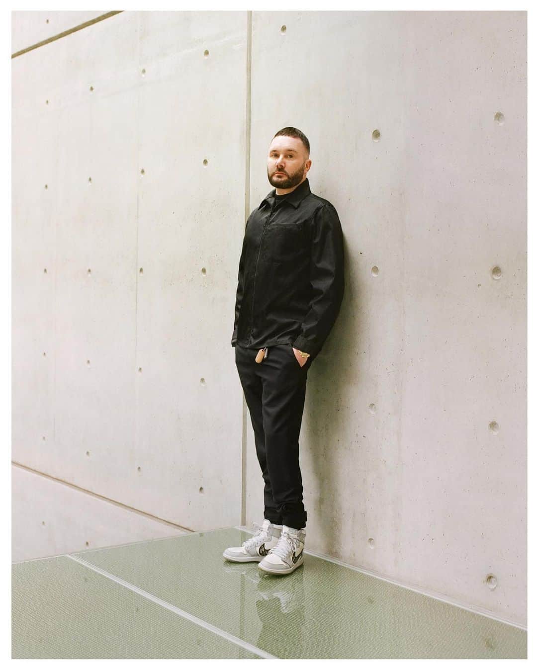 LVMHさんのインスタグラム写真 - (LVMHInstagram)「The LVMH Group is pleased to announce the appointment of Kim Jones as @Fendi's Artistic Director of women's collections.    Kim Jones will join Silvia Venturini Fendi, third generation of the Fendi family, who will continue as Artistic Director of accessories and menswear collections.    Kim Jones will at the same time maintain his role as Artistic Director of DIOR Men.    #KimJones #Fendi #LVMH ©️ @Brett_Lloyd」9月9日 16時35分 - lvmh