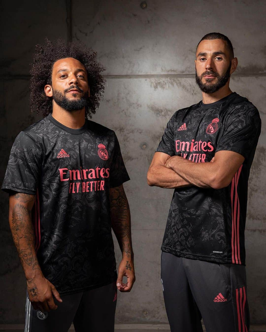 adidas Footballさんのインスタグラム写真 - (adidas FootballInstagram)「Our new legacy. Introducing the new 2020/21 @realmadrid Third jersey, available now through adidas and official club stores.  #ReadyForSport  #Football #Soccer #adidasFootball」9月9日 16時59分 - adidasfootball