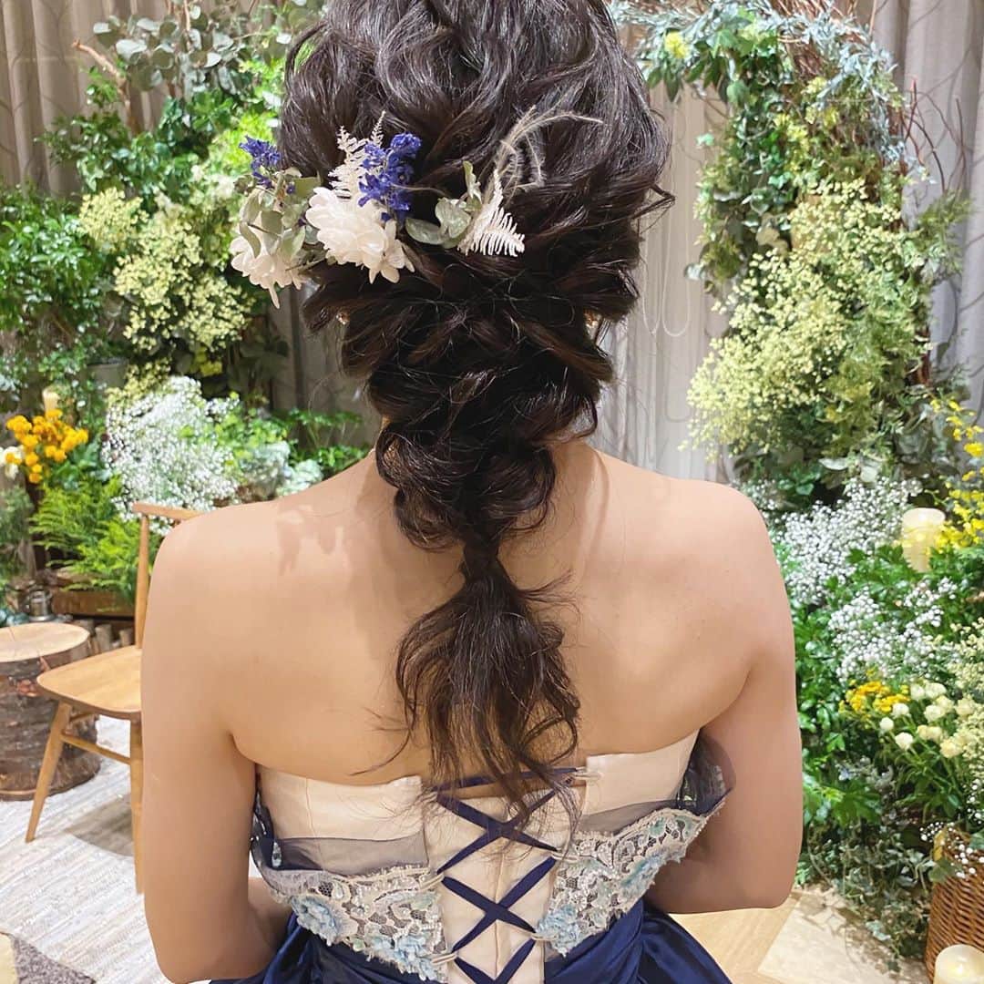 R.Y.K Vanilla Emuのインスタグラム：「花嫁さまhair✨  お色直しは編みおろし ドライフラワーを付けました💐  #ヘアメイク#ヘアアレンジ#結婚式#セットサロン #ヘアセット #アップスタイル  #プレ花嫁 #フォトウェディング #前撮り #結婚式ヘア #ロケーション撮影#結婚式準備 #ヘアアクセサリー #お呼ばれヘア#髪型#着物ヘア#花嫁ヘアメイク#2020秋婚  #成人式ヘア#花嫁ヘア#成人式#振袖ヘア #花嫁ヘアスタイル #振袖#ブーケ#生花#ドライフラワー#髪飾り#結婚式前撮り#ウエディングヘア」