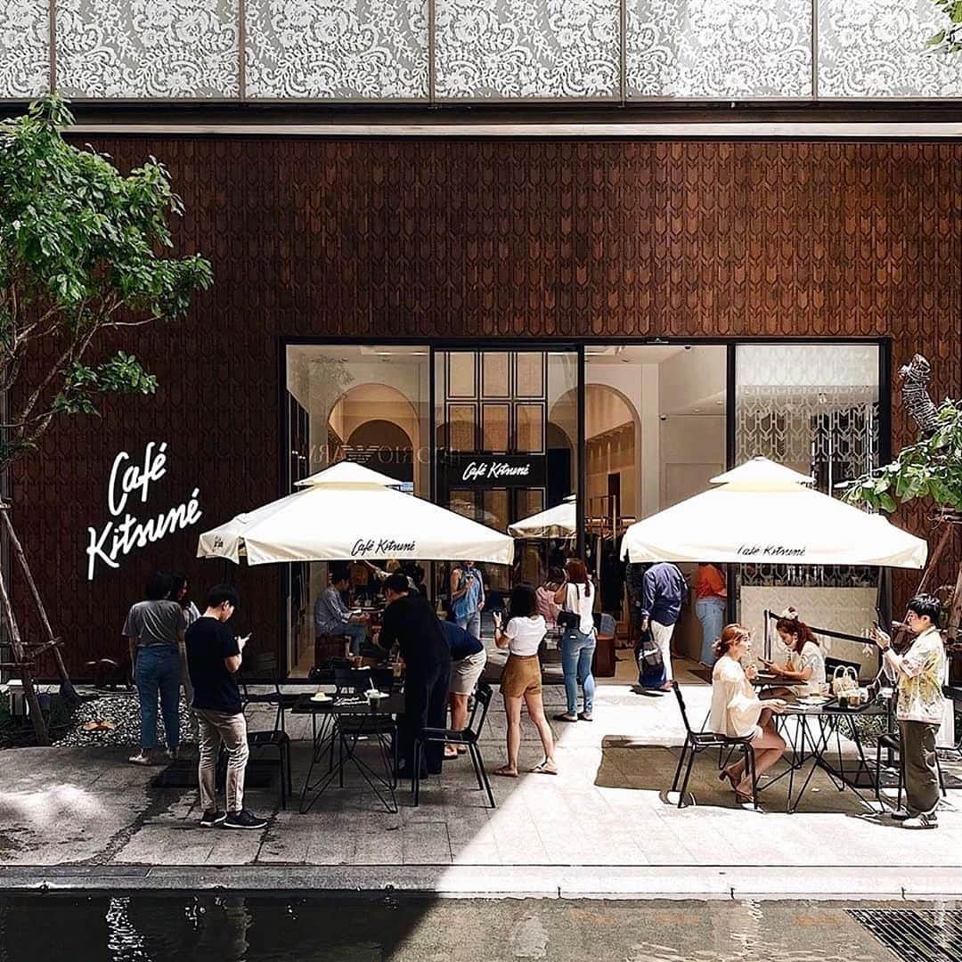 のインスタグラム：「#cafekitsunebangkok so much love and sun 🙏🇹🇭 @emporium_emquartier」