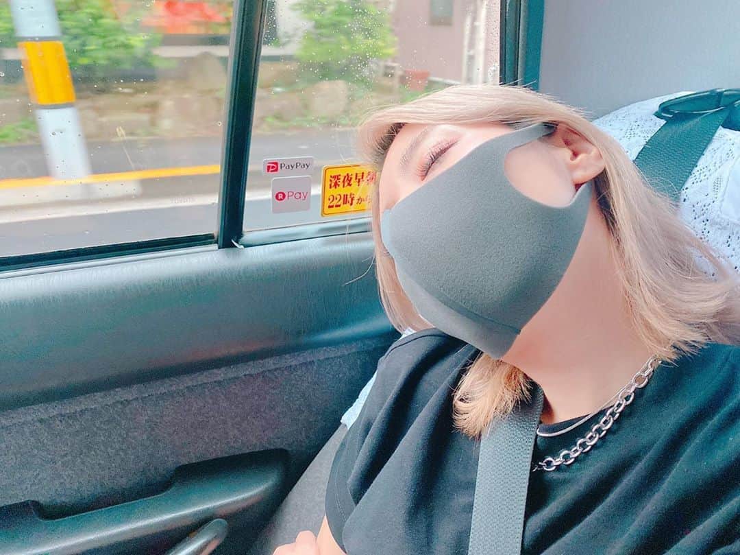 DJ CHI☆MEROのインスタグラム：「DJ妻は昼に弱い😴 いきマリオフショ載せてくね🦦」