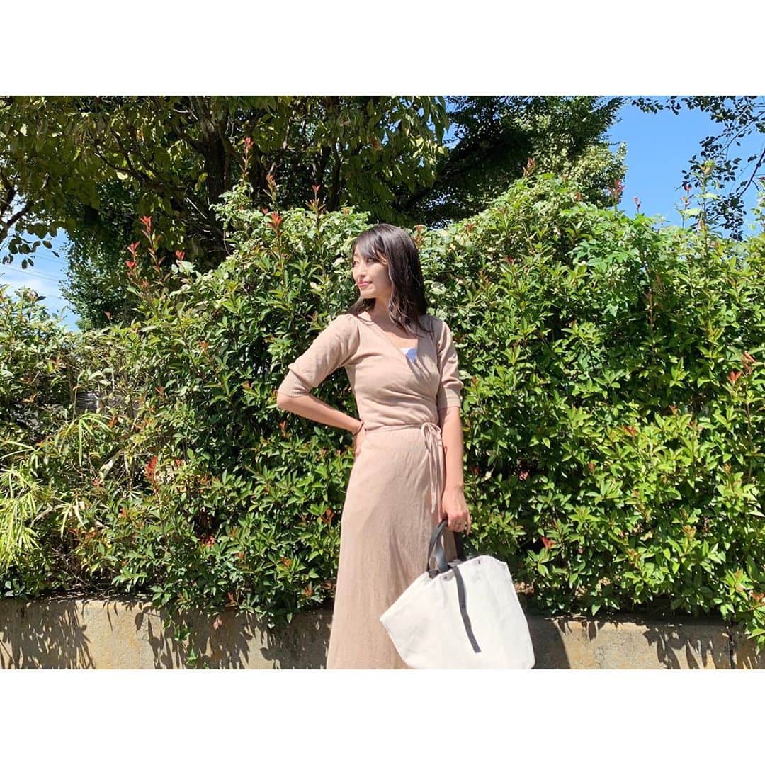 上野なつひのインスタグラム：「美優のブランドのお洋服とっても可愛い！！ 大人な落ち着きに可愛さもあってラインが綺麗💕 ピンクの透けシャツはずっと気になってて今やってるセールで追加購入🐰！ 今日の衣装合わせに着て行ったよ☺️ @miyu11_20 @miilean_official  #miilean  #ファッションコーデ」