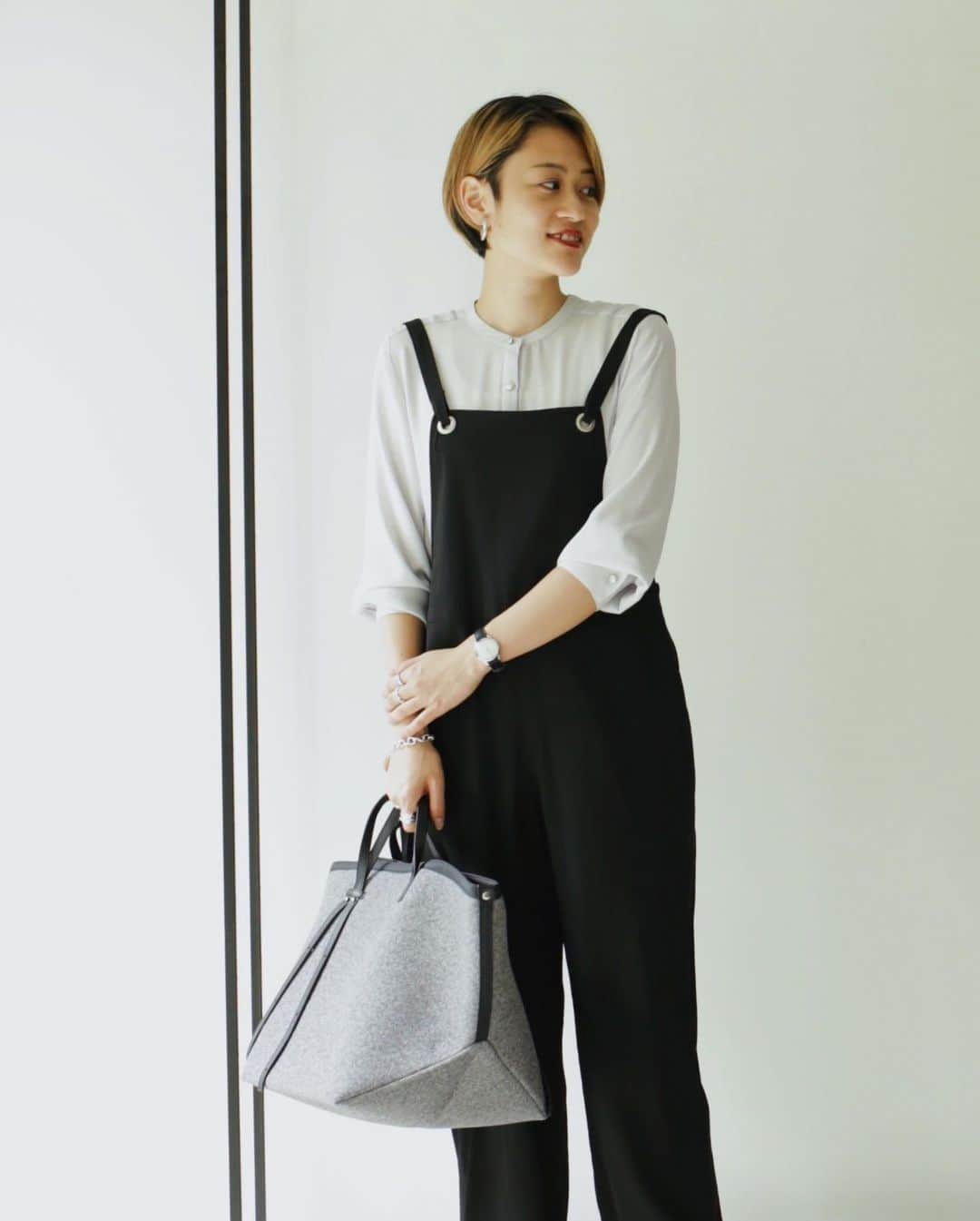 green label relaxingさんのインスタグラム写真 - (green label relaxingInstagram)「【New in】﻿ 〈H.V.F.N(エイチヴィエフエヌ)〉より、green label relaxing別注のトートバッグが登場！﻿ ﻿ 人気のモデル、《SAILOR》をベースに、特別な一点に仕上げております。﻿ ﻿ ビッグバッグは今年の注目ワードでもあり、是非取り入れて頂きたいアイテム！﻿ 大人に持てるモードカラーに仕上げたビッグバッグは、スタイリングのポイントにも。﻿ ﻿ また自由が丘店限定でデザインバリエーションもご用意してございます。（画像6.7枚目）﻿ ﻿ オンラインストアではブログにて詳しくご紹介もしております。是非参考にご覧くださいませ。﻿ ﻿ #greenlabelrelaxing#グリーンレーベルリラクシング#HVFN#エイチヴィエフエヌ#ビッグバッグ」9月9日 17時31分 - ua_greenlabel