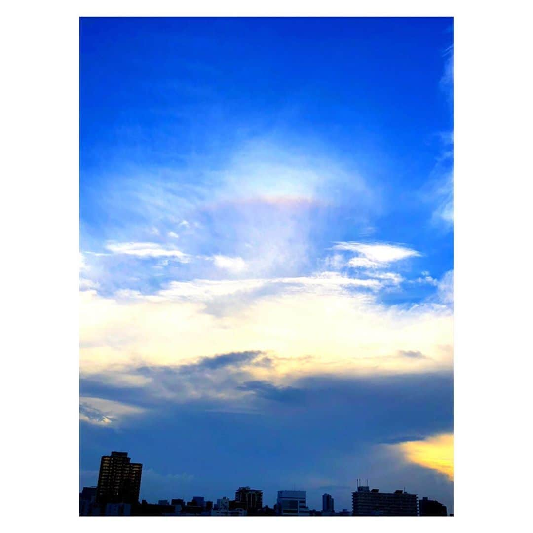 理絵さんのインスタグラム写真 - (理絵Instagram)「今日もうっすらとした虹🌈発見  #虹 #rainbow #sky #cielo_rie #tokyo #japan #하늘 #cielo #空 #cielo_rie」9月9日 17時33分 - ____rie____