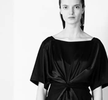 のインスタグラム：「#jeanpaulknott #fallwinter20202021 #photoshoot #mireilleroobaertphotography #model Melanie」