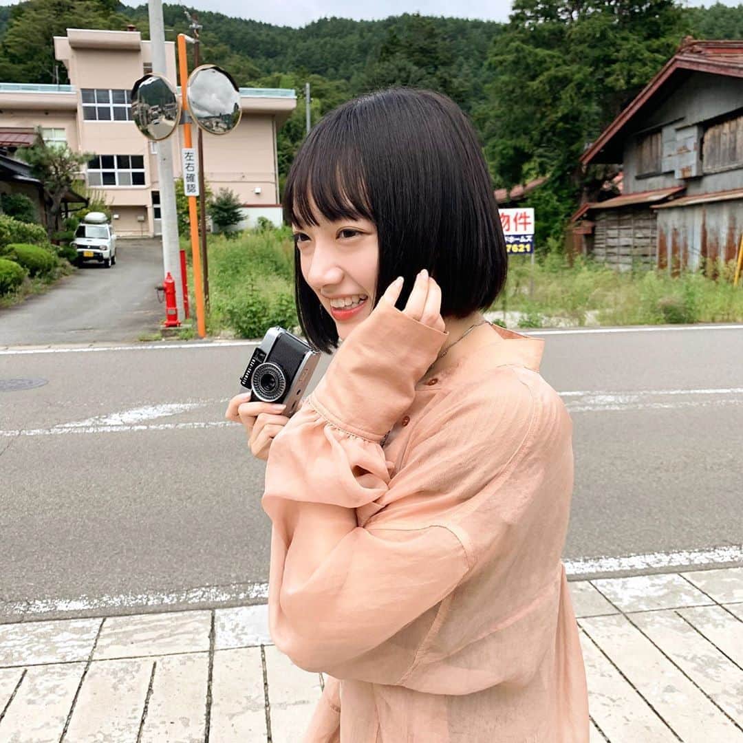 坂口風詩さんのインスタグラム写真 - (坂口風詩Instagram)「カメラを手にして喜ぶサカグチ☺︎☺︎ ・ ・ ・ #フィルムカメラ #カメラ女子」9月9日 17時37分 - futa_sakaguchi