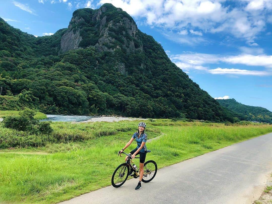 福田萌子さんのインスタグラム写真 - (福田萌子Instagram)「Feel like riding in Dolomiti🇮🇹⛰🚴‍♀️ 富士山まで見える日本のドロミティ！ 今日も楽しい軽く70kmのサイクリングでした😜笑 - #cycling #cyclinglife #s1neo #shuzenji #shizuoka #Dolomiti #japanesedolomiti #サイクリング #修善寺ライド #ドロミティ」9月9日 17時41分 - moekofukuda