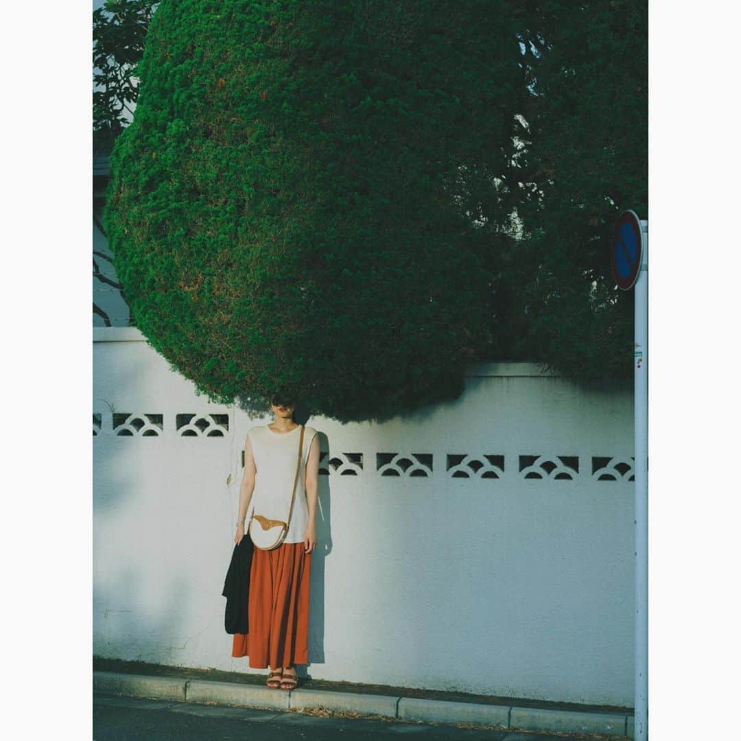 のインスタグラム：「🌳 まだまだ暑い〜。」