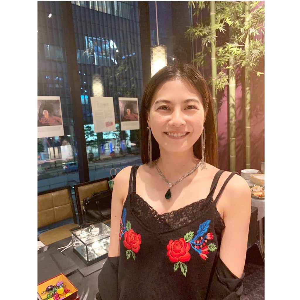 のインスタグラム：「9月9日　重陽の節句　大人の雛祭りとも言われてるんだね🎎💕 重陽の節句は、五節句の中で、 一番パワーが宿る日ともされていて、 最大の陽となって、次の段階へと移る、 極まりの時なんだそう😌✨✨ 7日の予定が今日出発になったのも、きっと意味があるんだろうな😀新たなステージの始まり✨な気がする🌈もうすぐ会いに行くよ💖  #9月9日#重陽の節句#大人の雛祭り#start#airport#good#friend#happy#love#happiness#good#smile#tokyo#japan」
