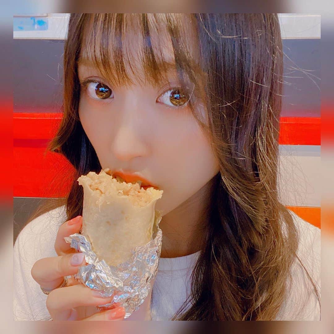 根岸愛のインスタグラム：「🌯✨🌯 久々ブリトー食べた 本当に大好き🥺💕 あ、美容室行って整えてきました✨ アトリエスリー(@threeharajuku )さん ありがとうございました✂️💇‍♀️✨ #brito #guzmanygomez #hair #ブリトー #美容室 #髪 #メンテナンス」